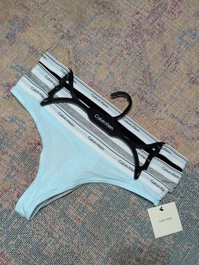 NWT Calvin Klein Bikini Thong Trio with Branded Waistbands Women's Medium